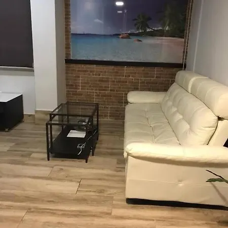 Precioso Apartamento 3 Habitaciones. Con Patio. Apartment