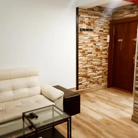 Precioso Apartamento 3 Habitaciones. Con Patio. Apartment *
