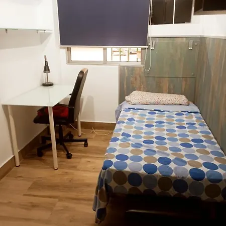Precioso Apartamento 3 Habitaciones. Con Patio.